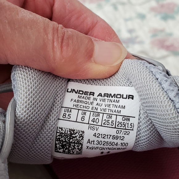 Under Armour Charged Assert womens leather sneakers size 8 1/2 FREE SHIPPING - Picture 6 of 11